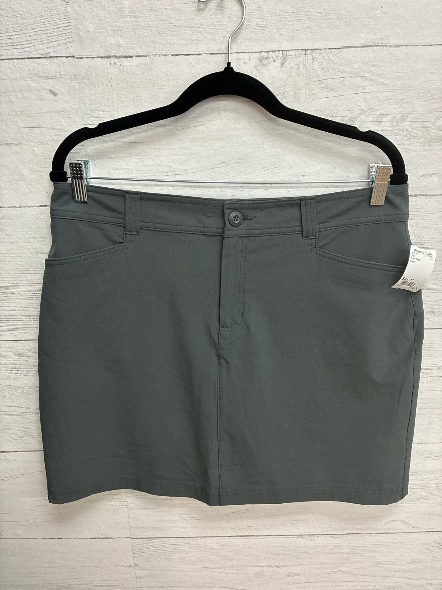 Size 10 Eddie Bauer Green Skort