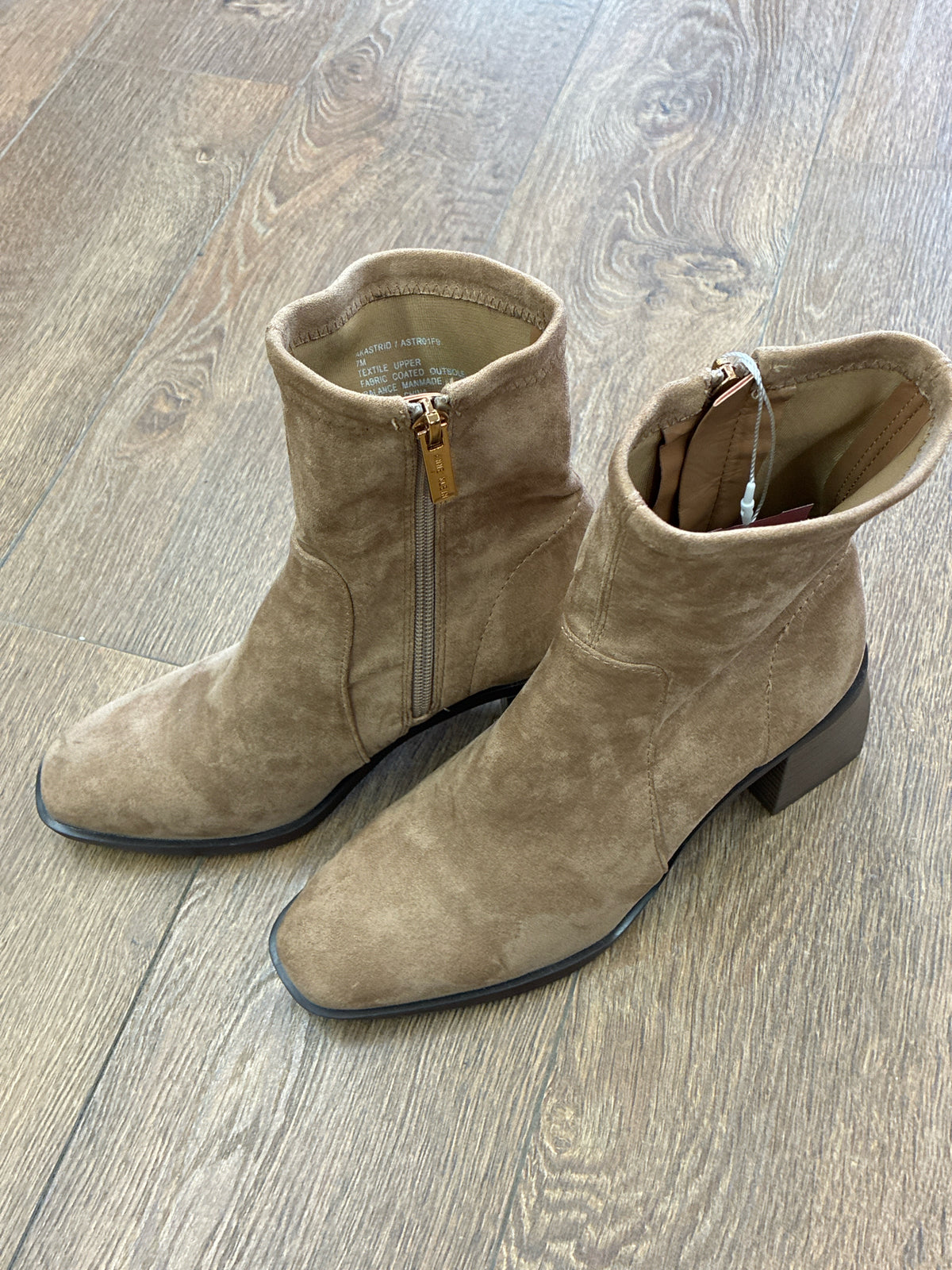 7 Ann Klein Tan Womens Boot