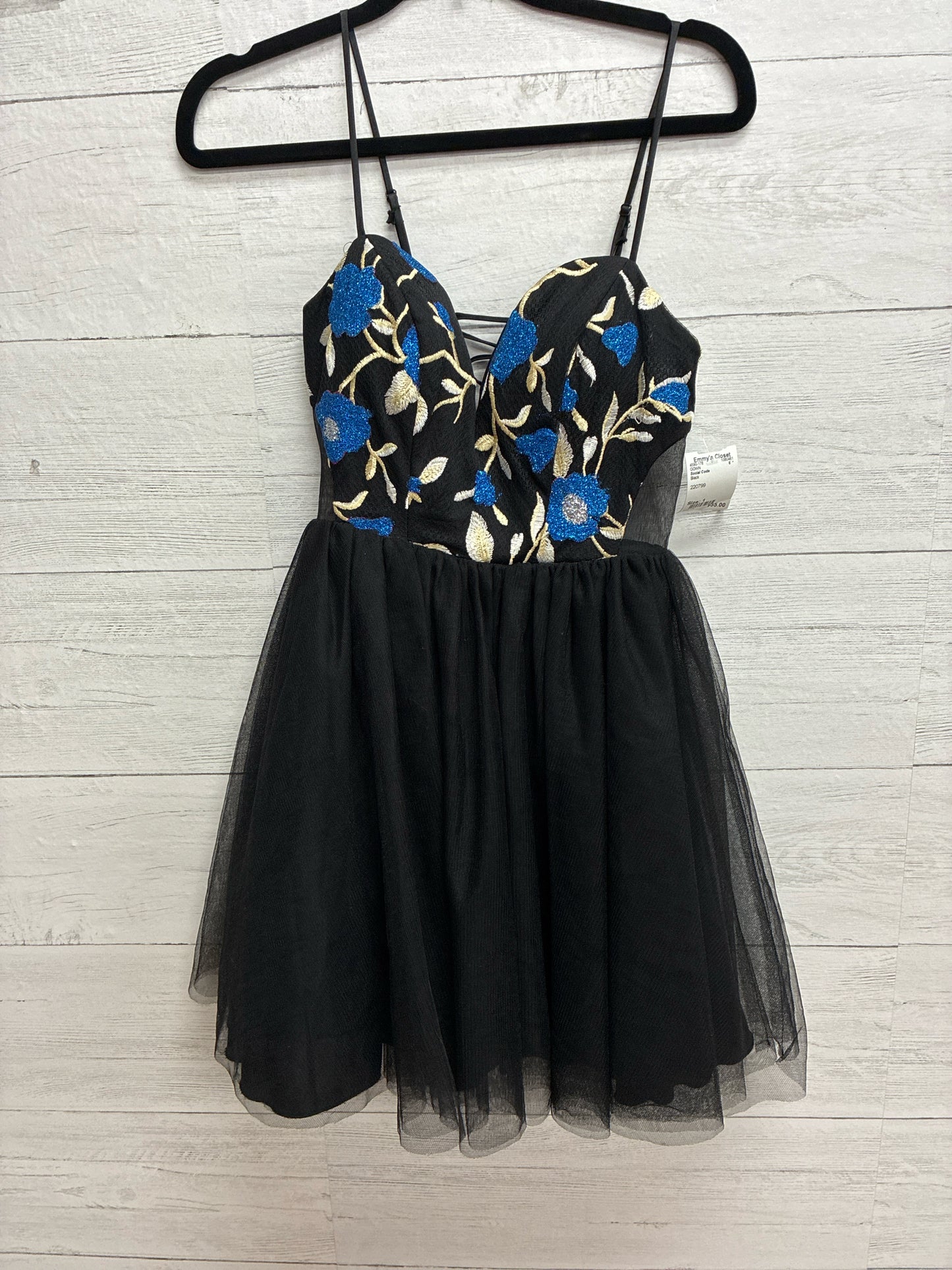 Size 1 Social Code Black GOWN