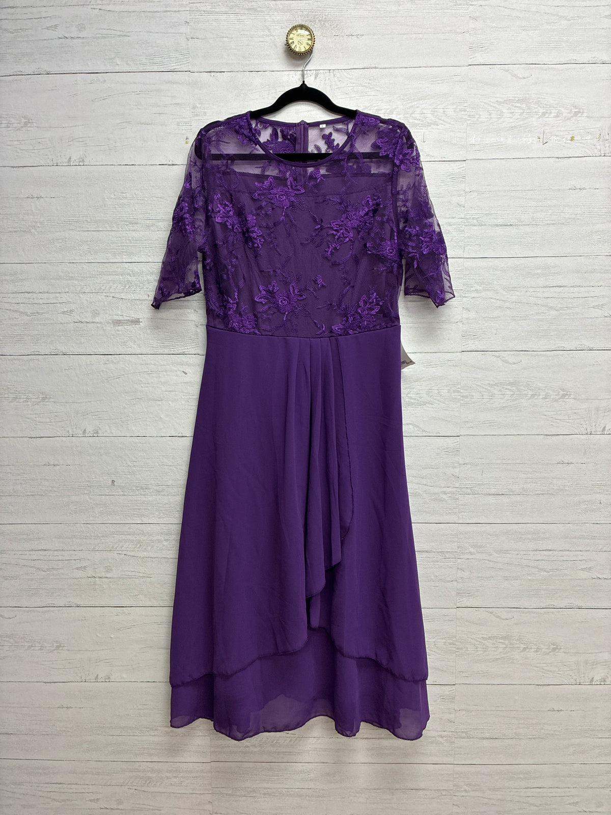 Size L Purple GOWN