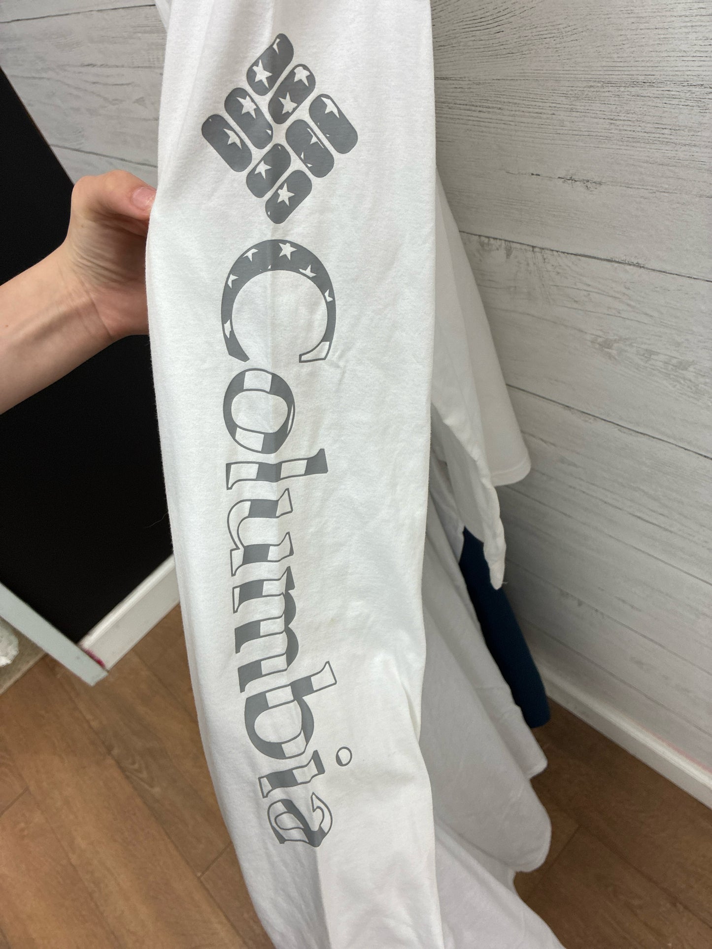 Size L Columbia White Mens Shirt