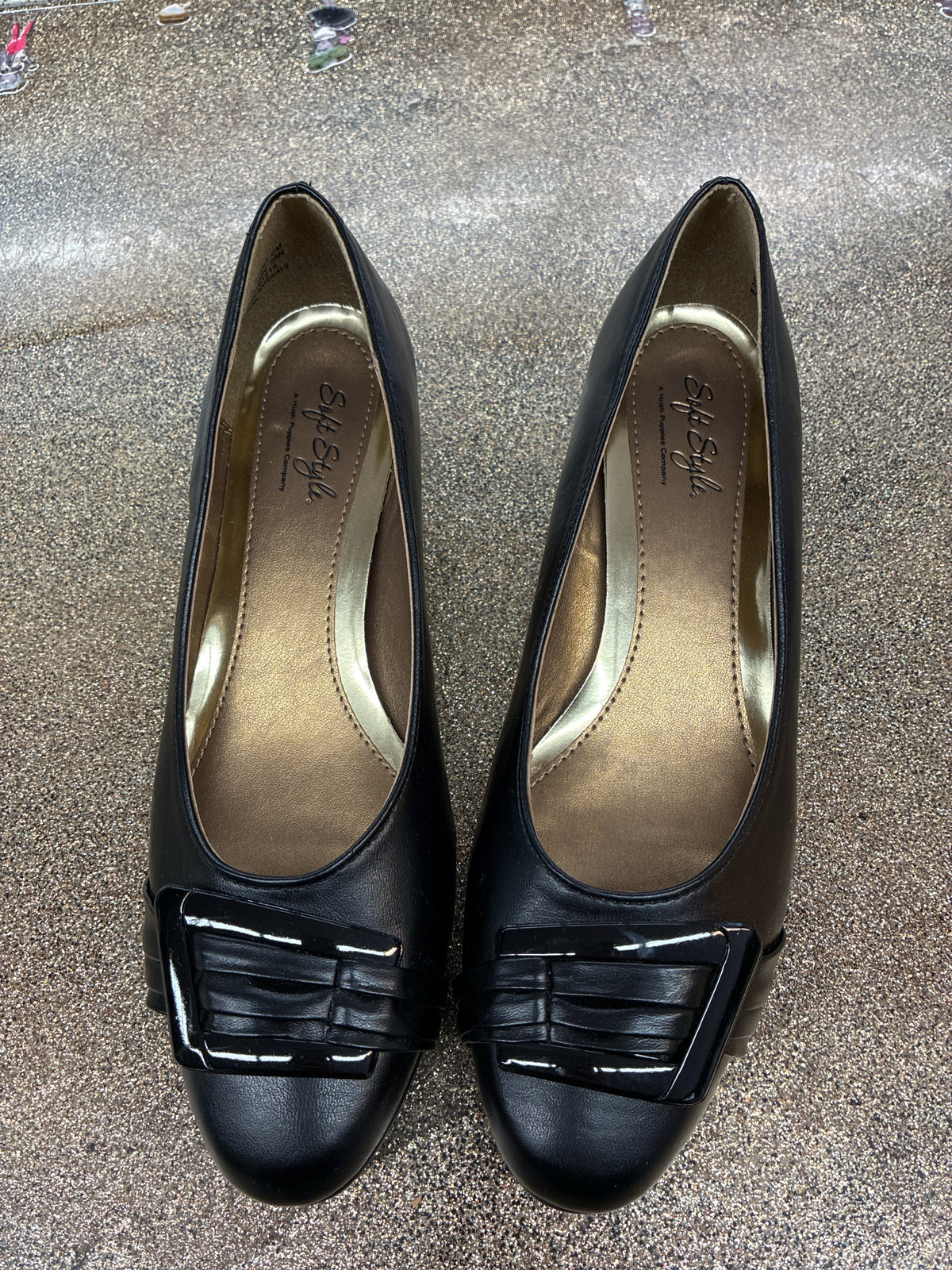 8.5 Soft Style Black Womens Shoe