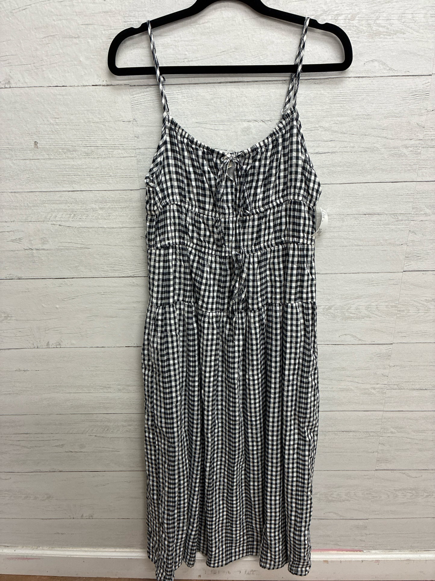 Size M Sim & Sam Black/White Dress/Evening Wear