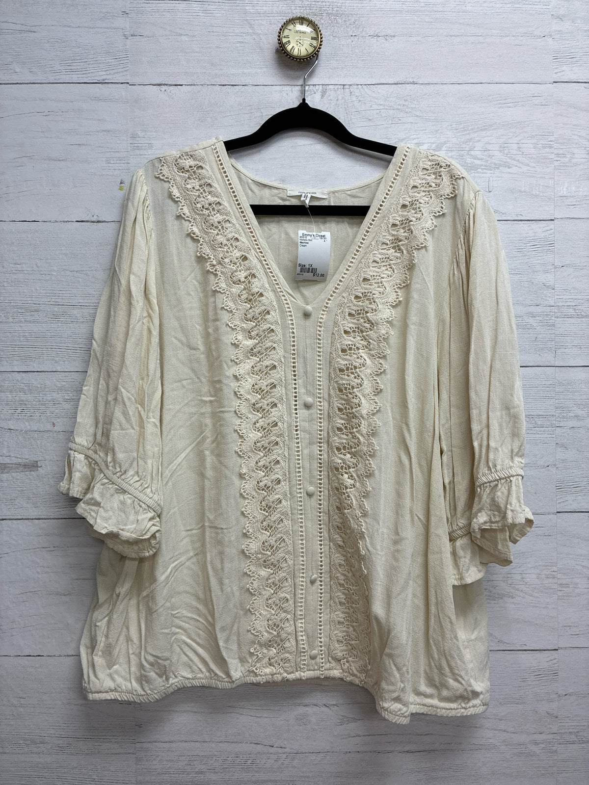 Size 1X Maurices Cream Womens Shirt
