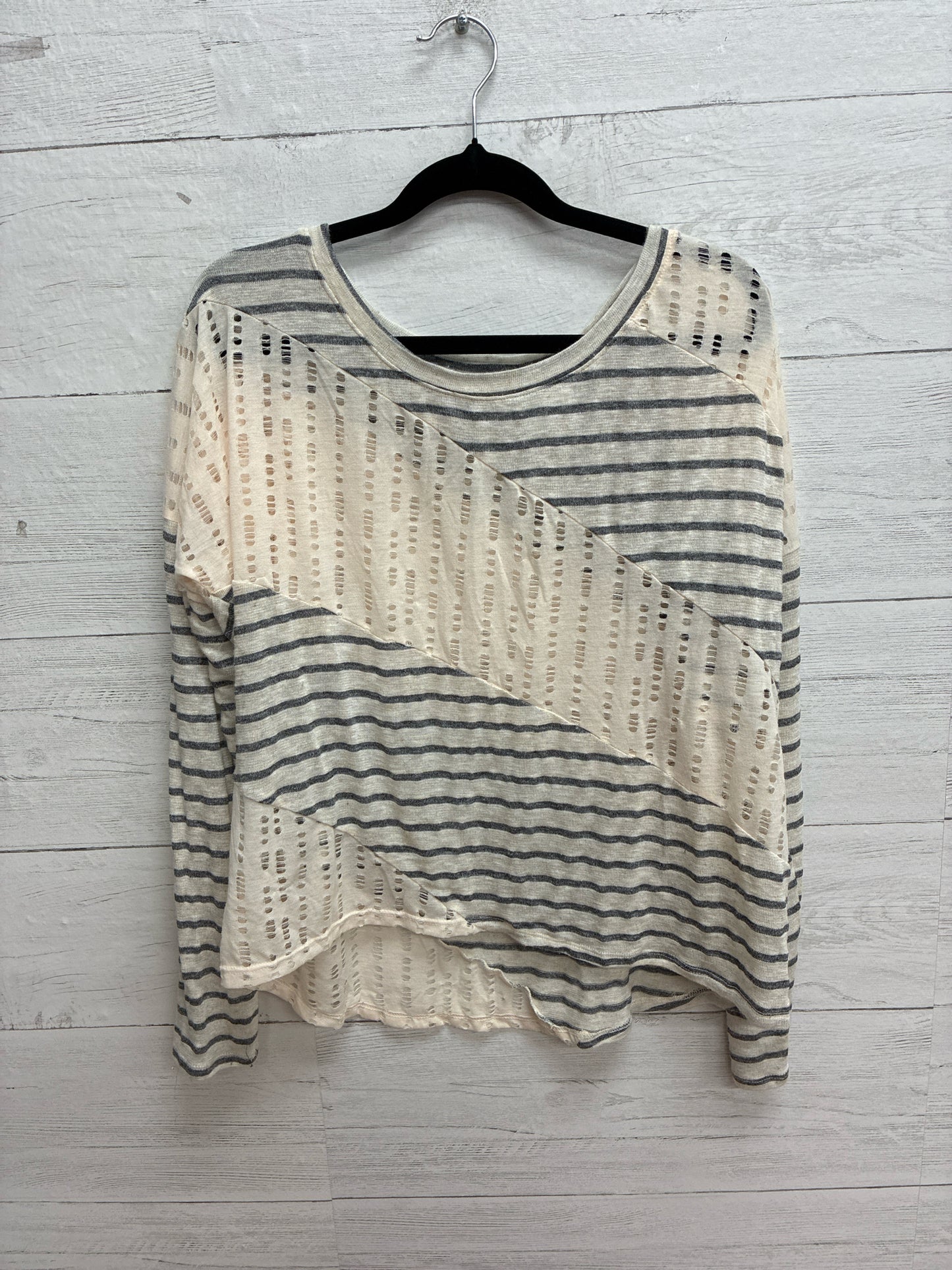 Size L American Rag Cream Womens Sweater