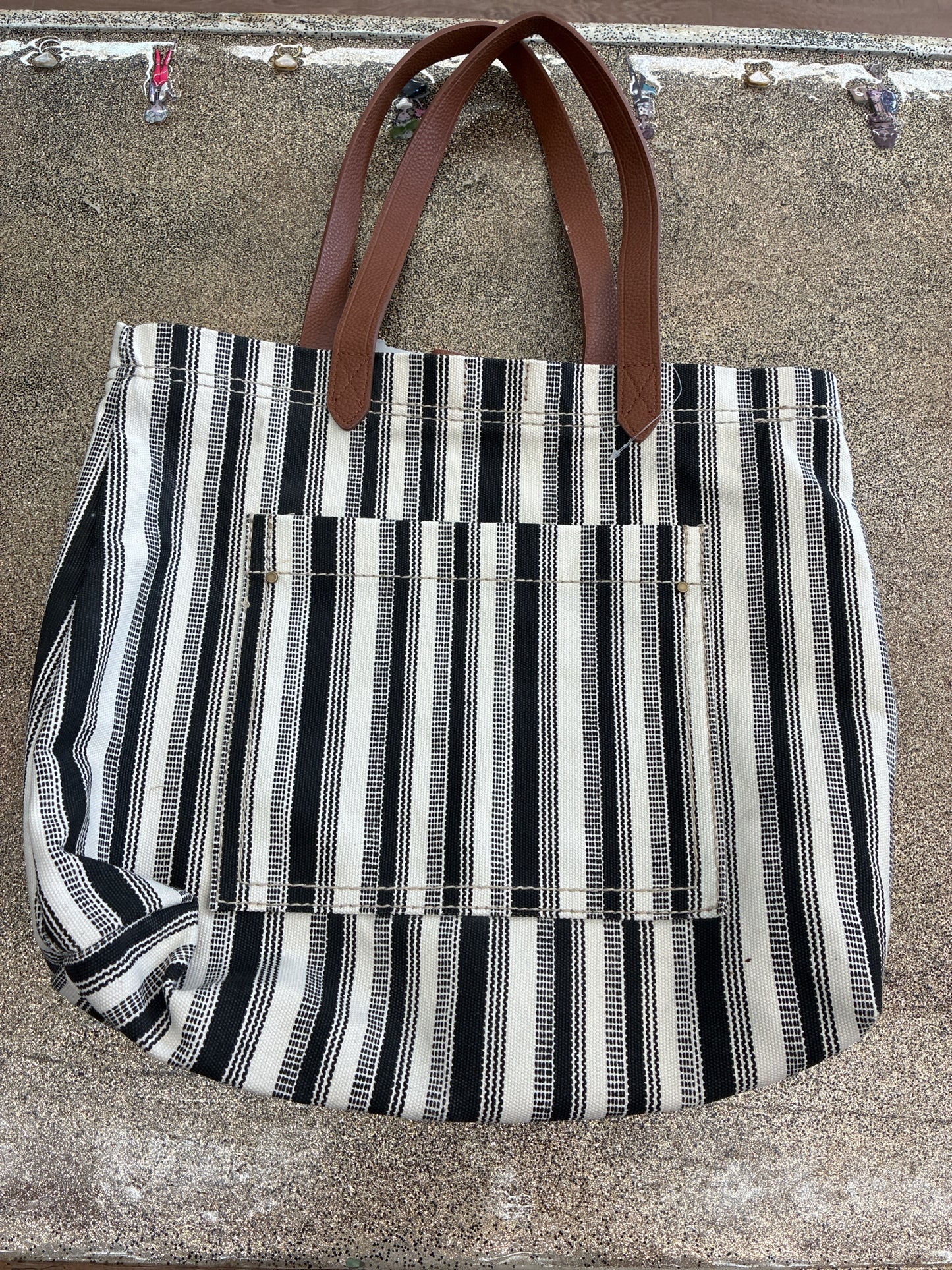 Black/cream Purse
