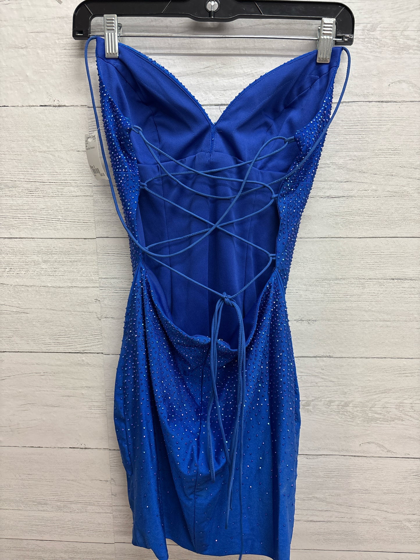 Size 6 N/A Royal Blue GOWN