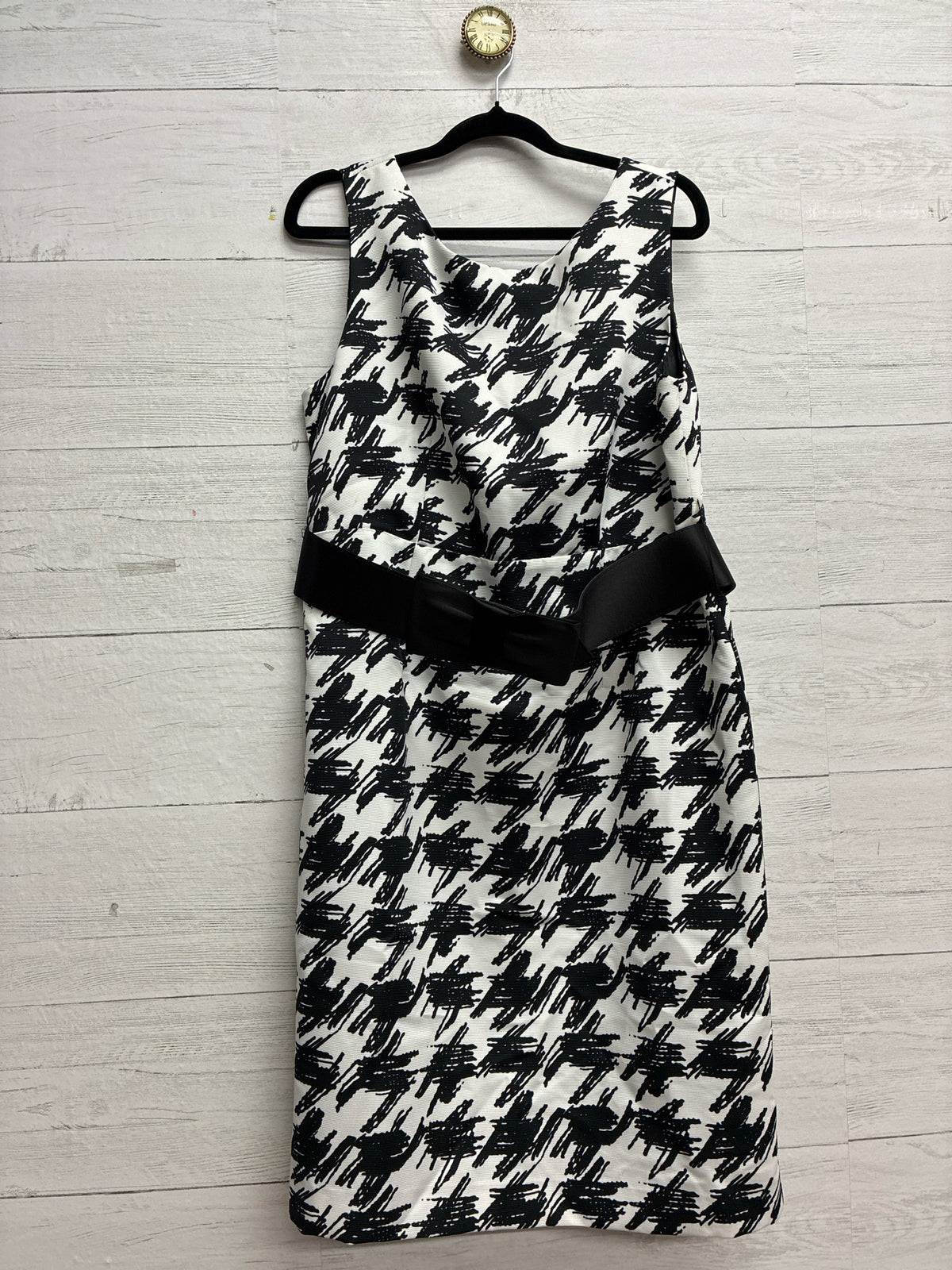 Size 14 Limited Edition Black/White Dress/Evening Wear