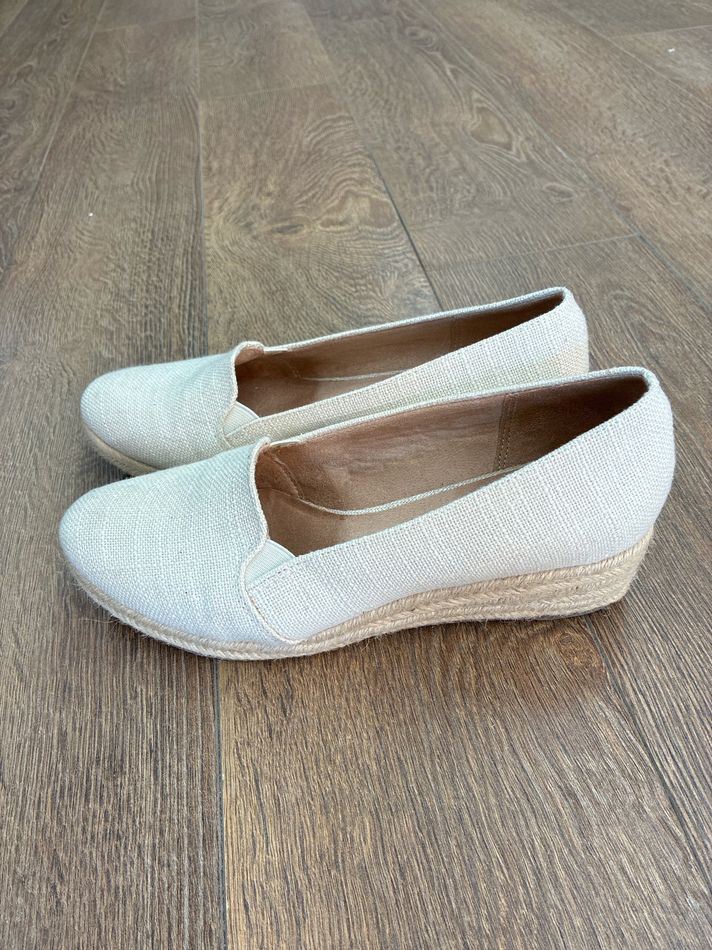 8 Lifestrides Tan Womens Shoe