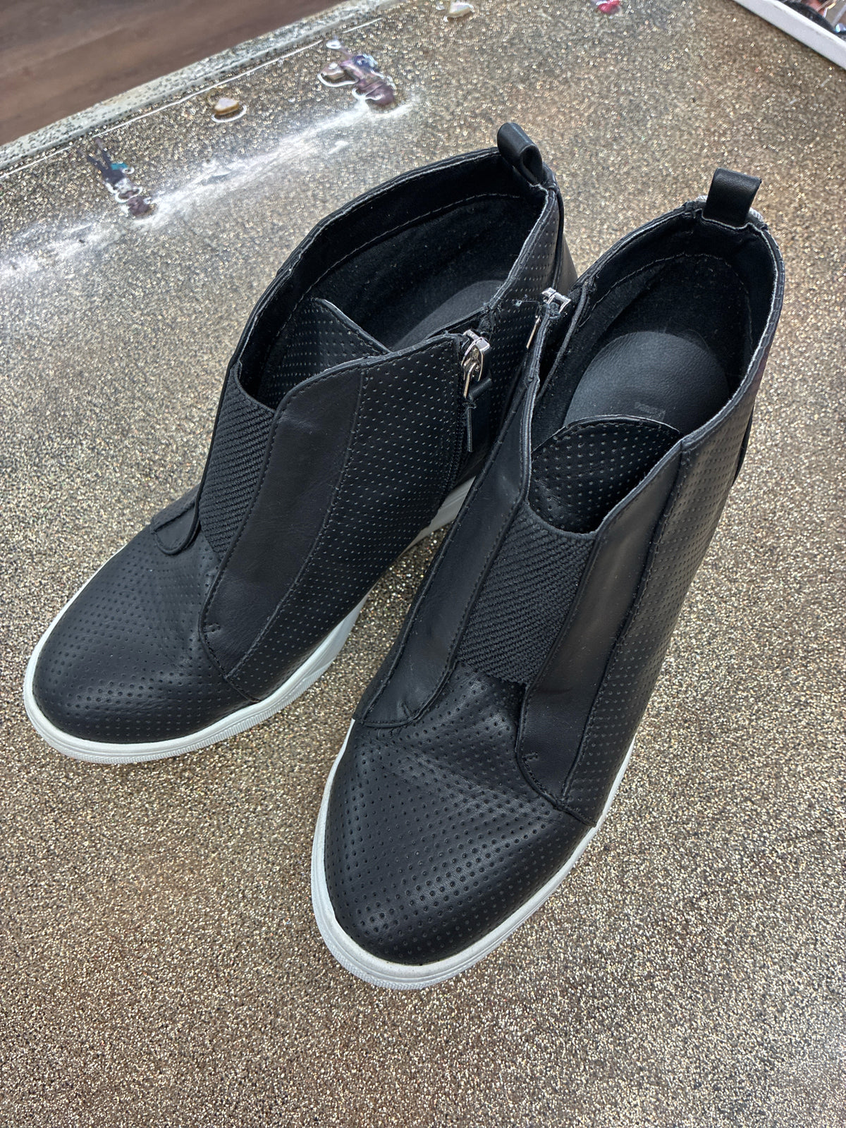 7 Mia Black Womens Shoe