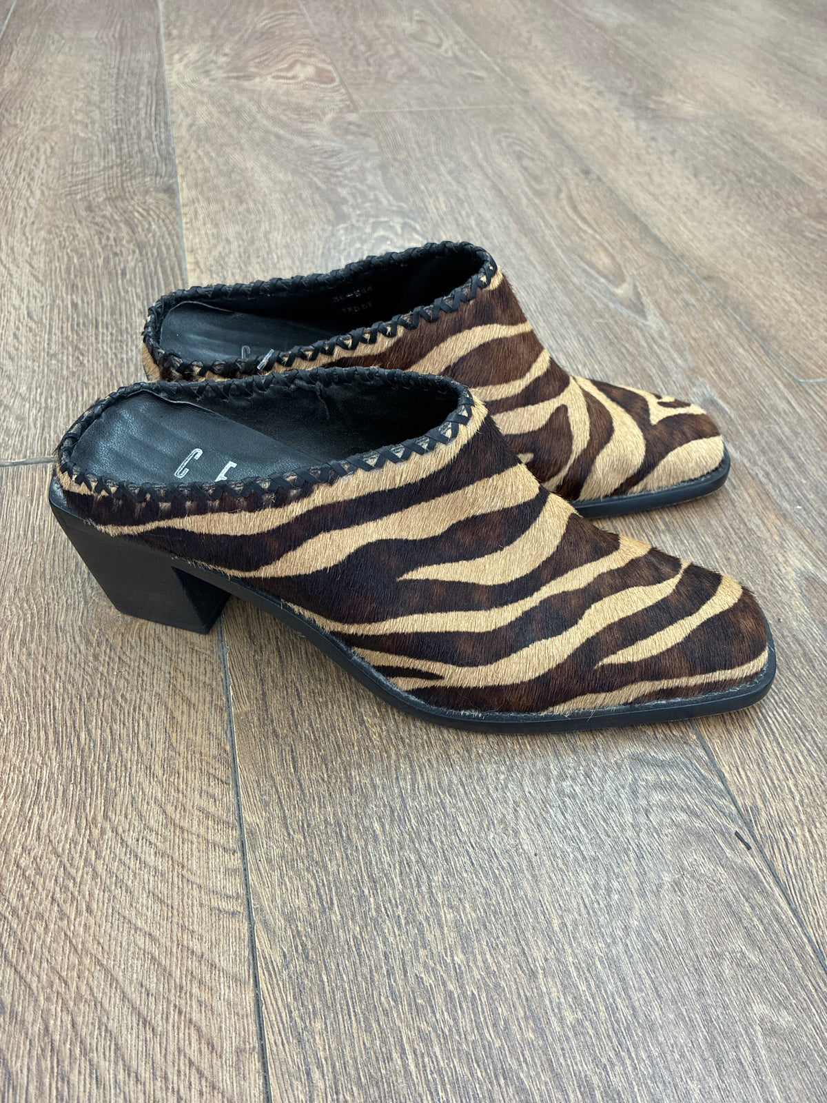 8 CEM Brown Womens Heels