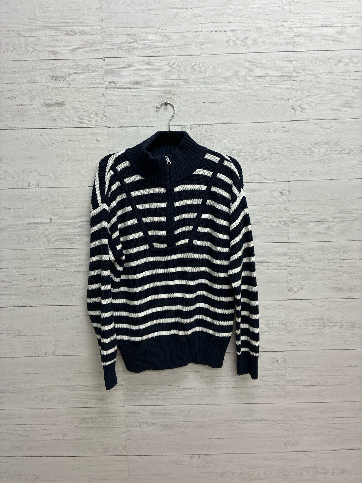 Size M Time & True White/navy Womens Shirt