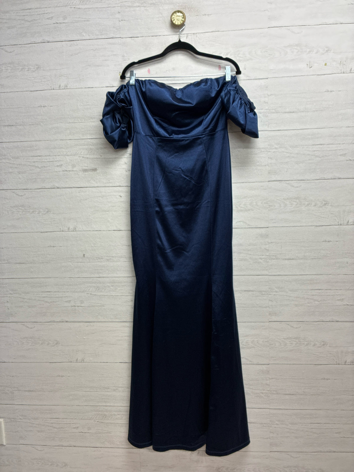 Size L Windsor Navy GOWN