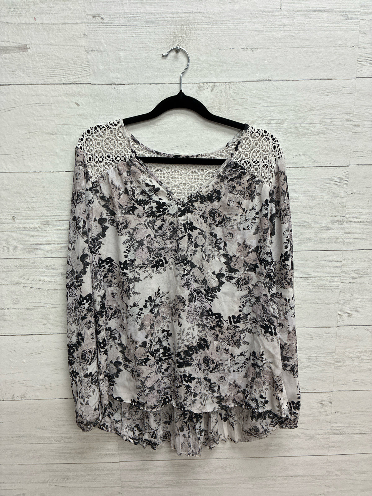 Size L Black Rainn Grey Womens Shirt