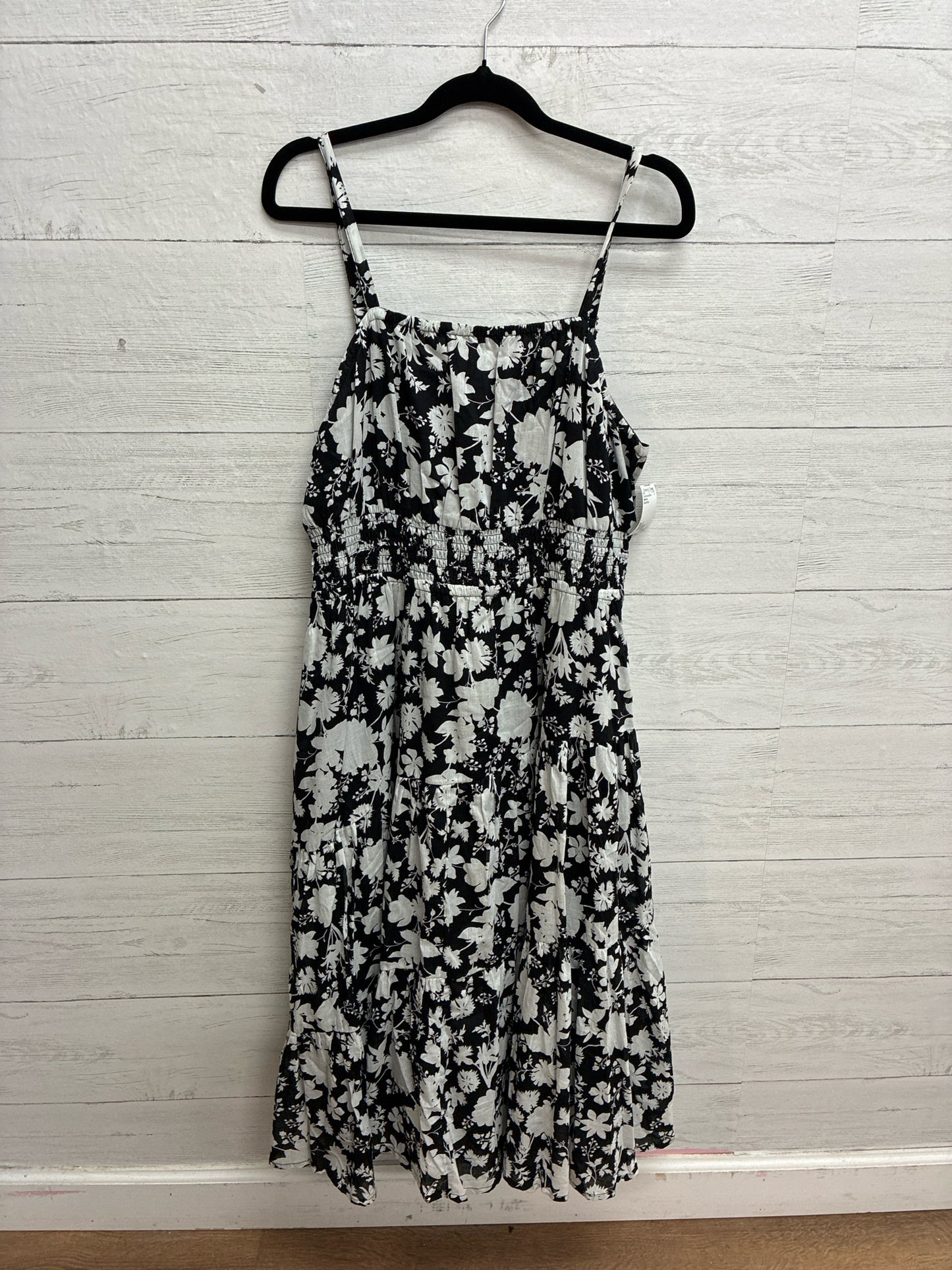 Size L Maurices Black/White Dress/Evening Wear