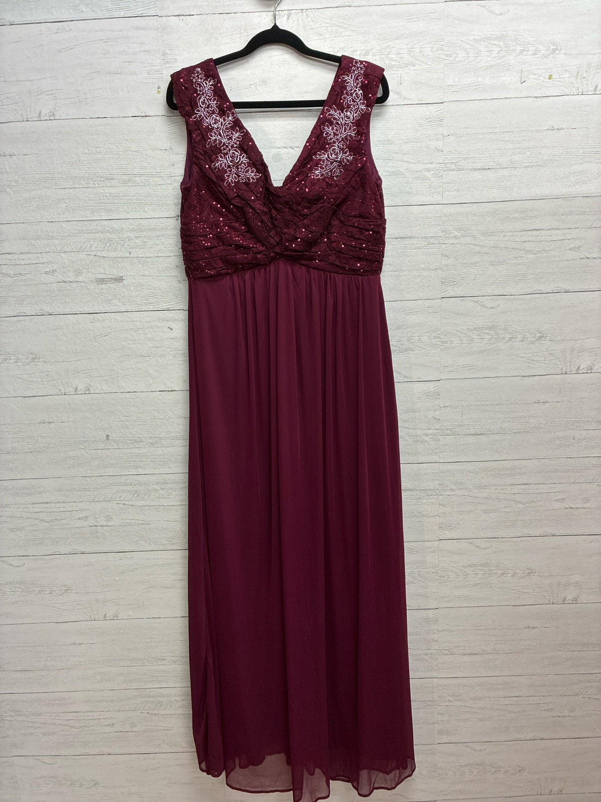 Size 12 Scarlett Burgundy Dress/Evening Wear
