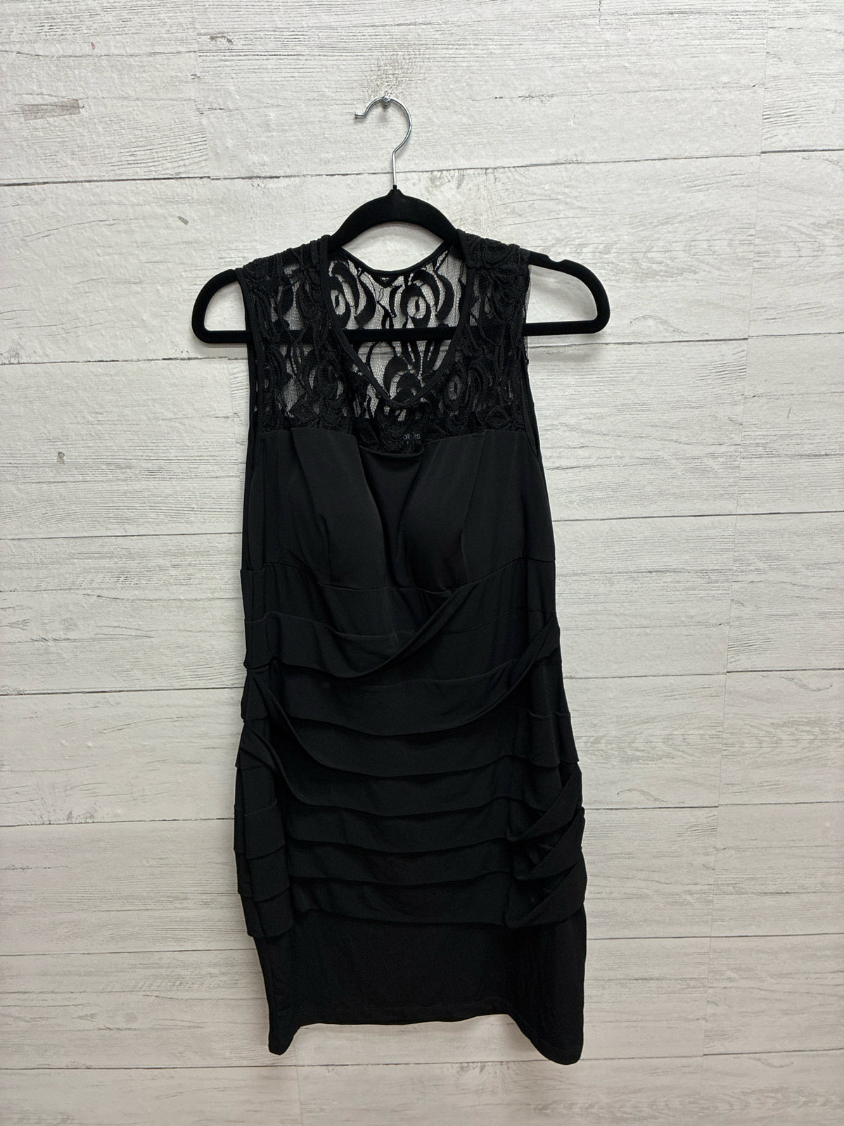 Size 14 En Focus Black GOWN