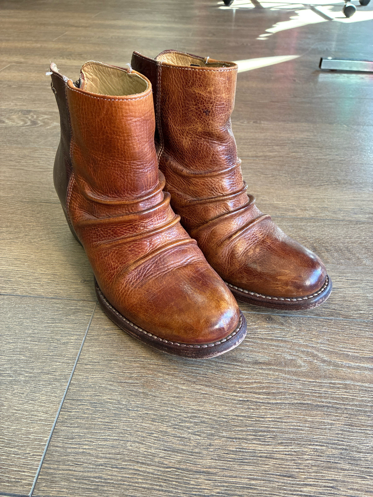8 Bed Stu Tan Womens Boot