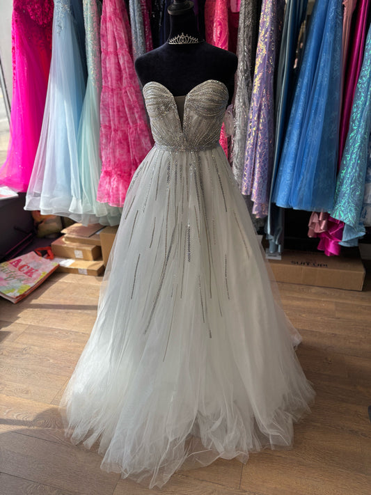Size 2 Emmi's Elegance White GOWN