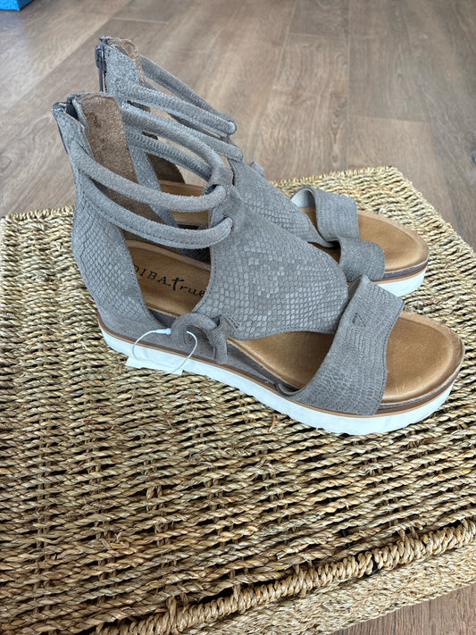 8 Diba True Taupe Womens Sandal