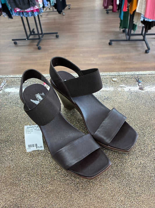 7.5 Kenneth Cole Brown Womens Heels