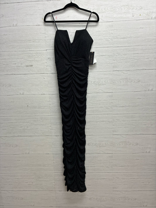 Size M Seni & Cade Black GOWN