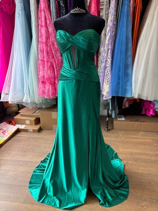 Size 8 Emmi's Elegance Green GOWN