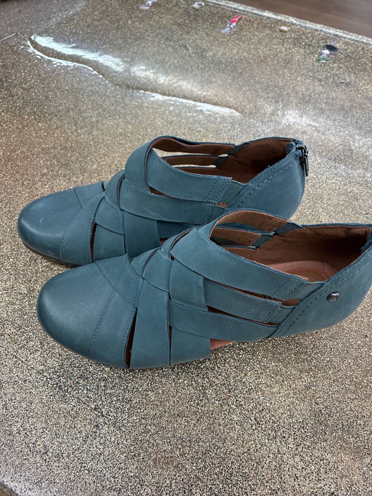 7.5 Cobb Hill Teal Womens Shoe