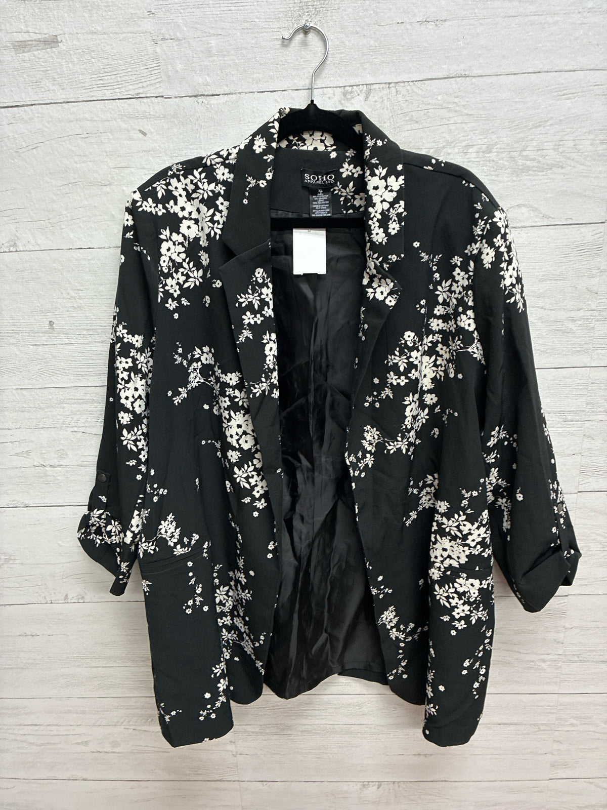 Size XL Soho Black/White Womens Blazer