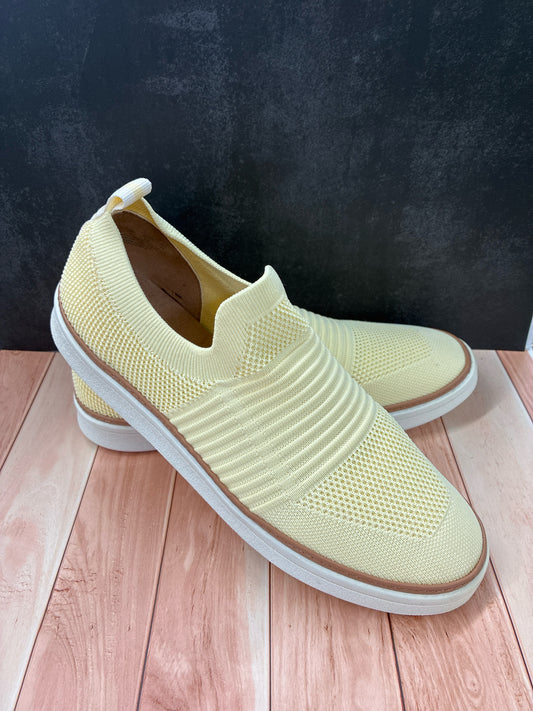 9 Lifestrides Yellow Womens Shoe