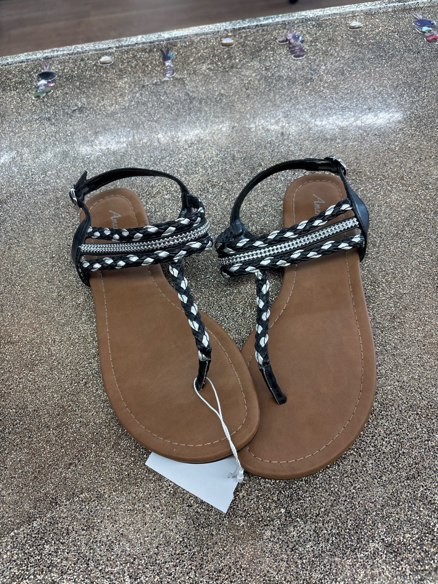 8 American Eagle Black Womens Sandal
