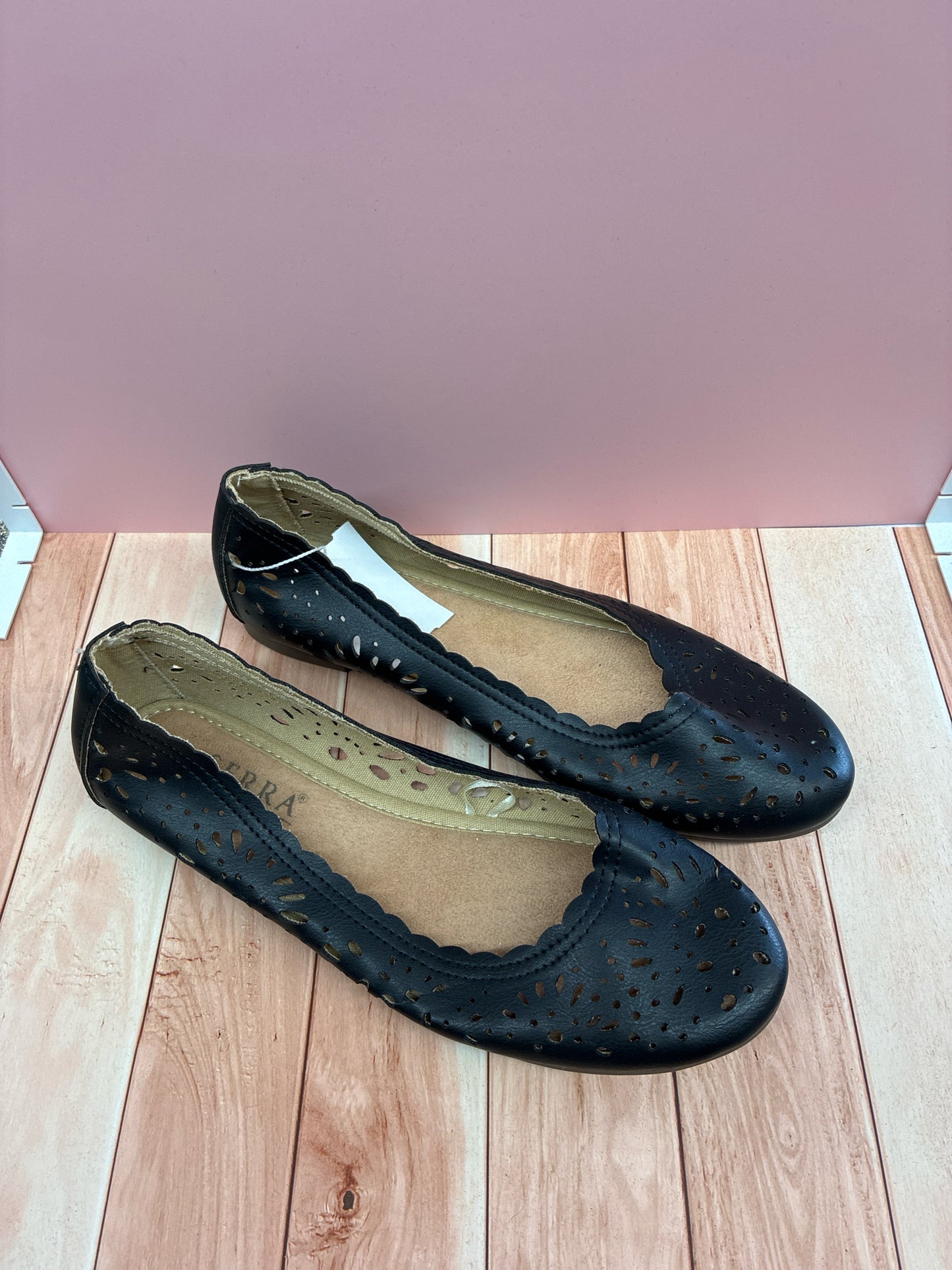 8 Serra Black Womens Shoe