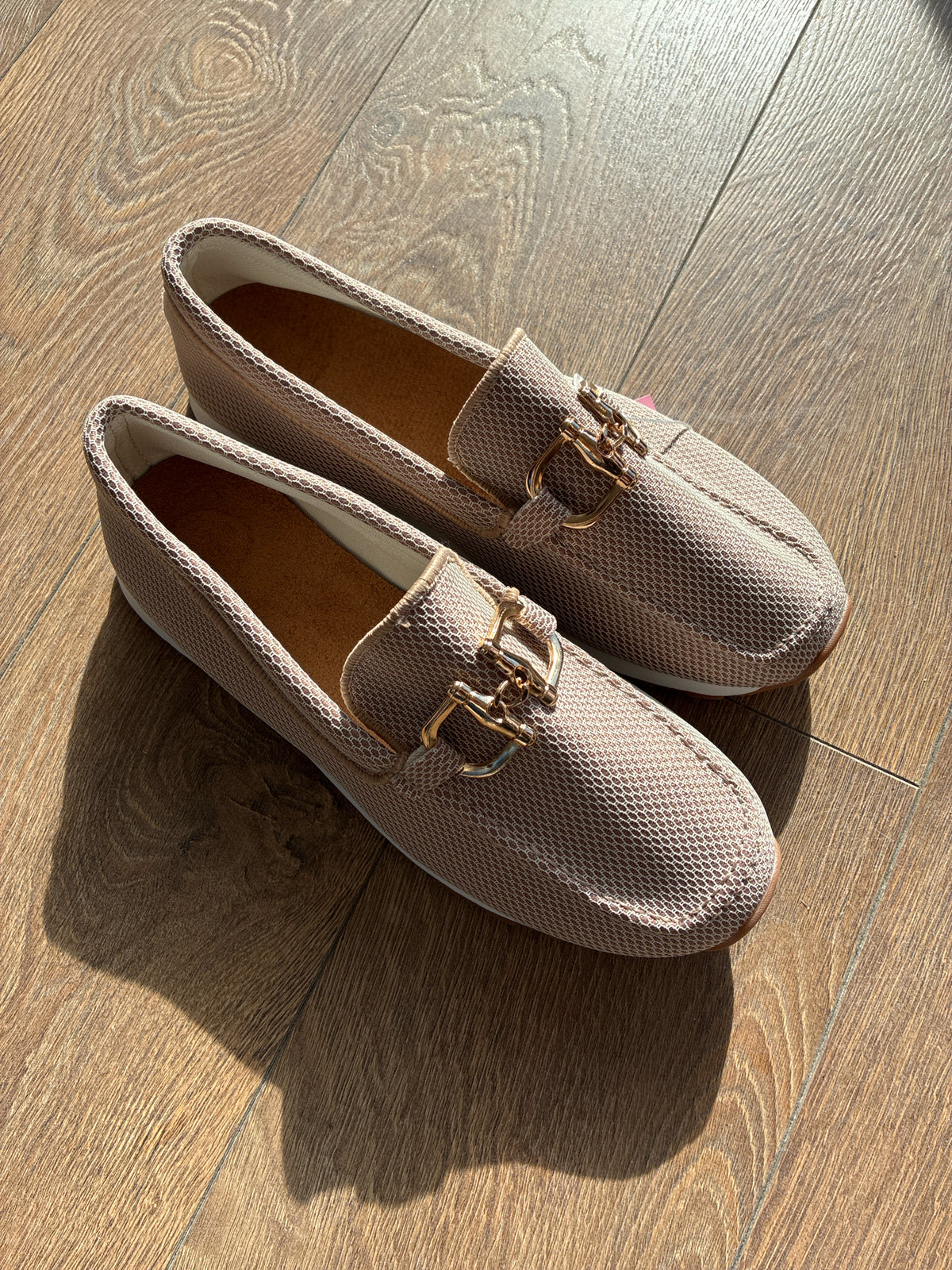 40/9.5-10 Tan Womens Shoe