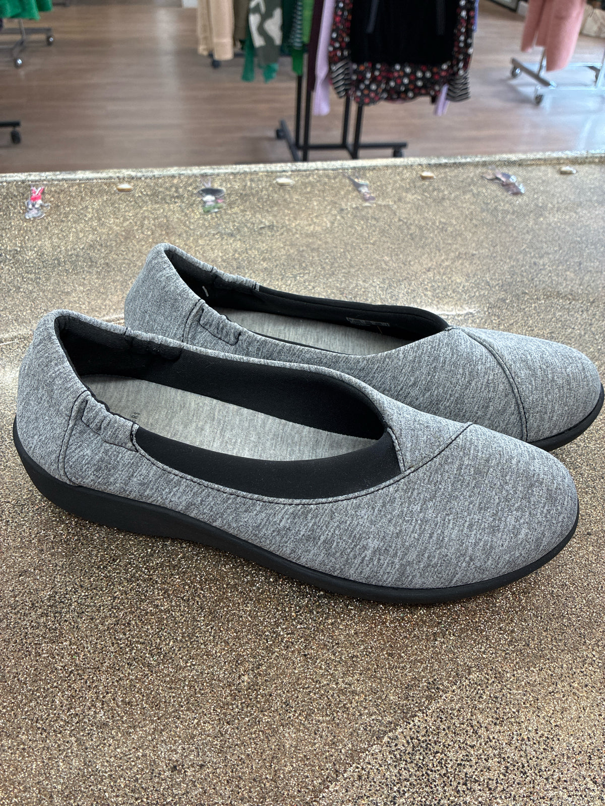 9.5 Clarks Gray Womens Shoe