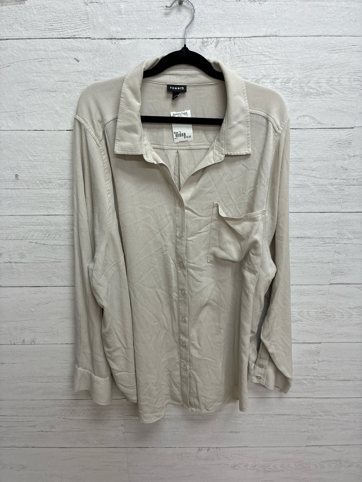 Size 3 Torrid Ecru Womens Shirt