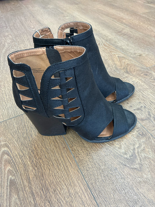 8.5 Maurices Black Womens Boot