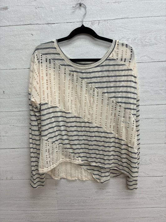 Size L American Rag Cream Womens Sweater
