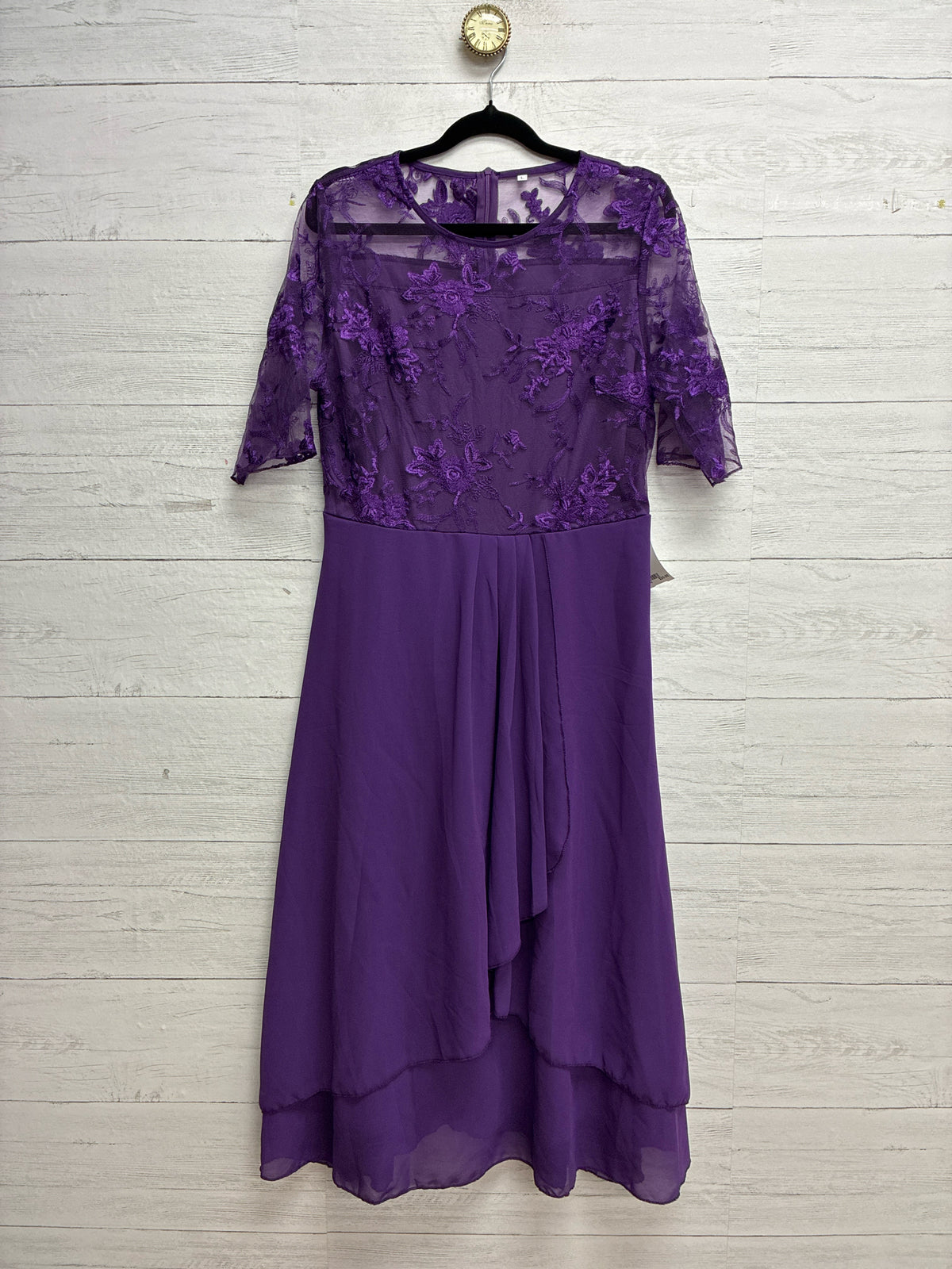 Size L Purple GOWN