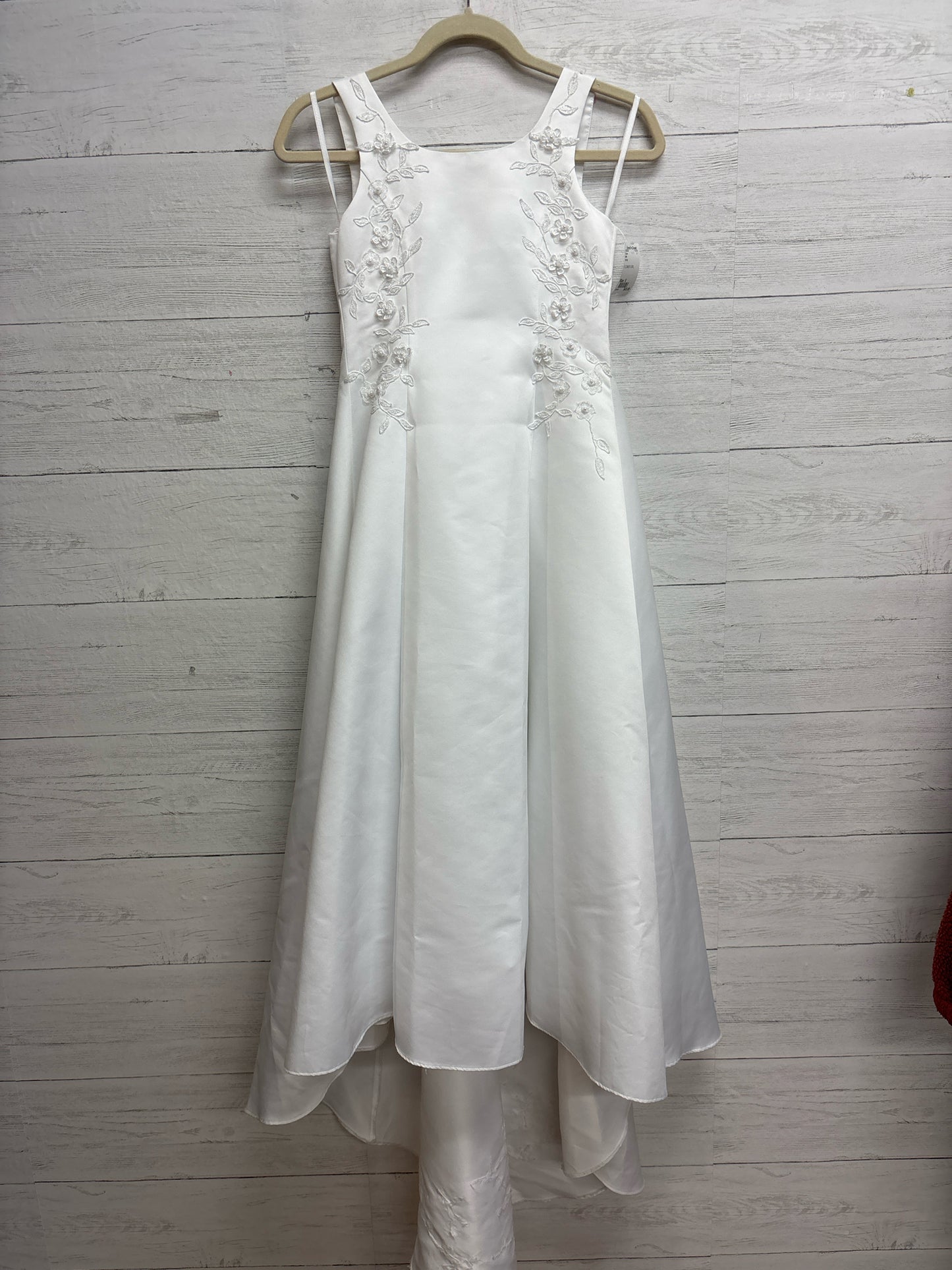 Size 0 N/A White GOWN