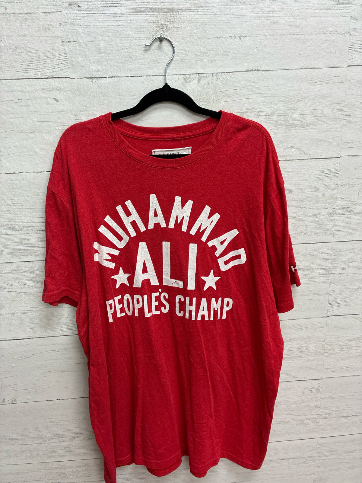 Size XL UNDER ARMOR Red Mens Shirt
