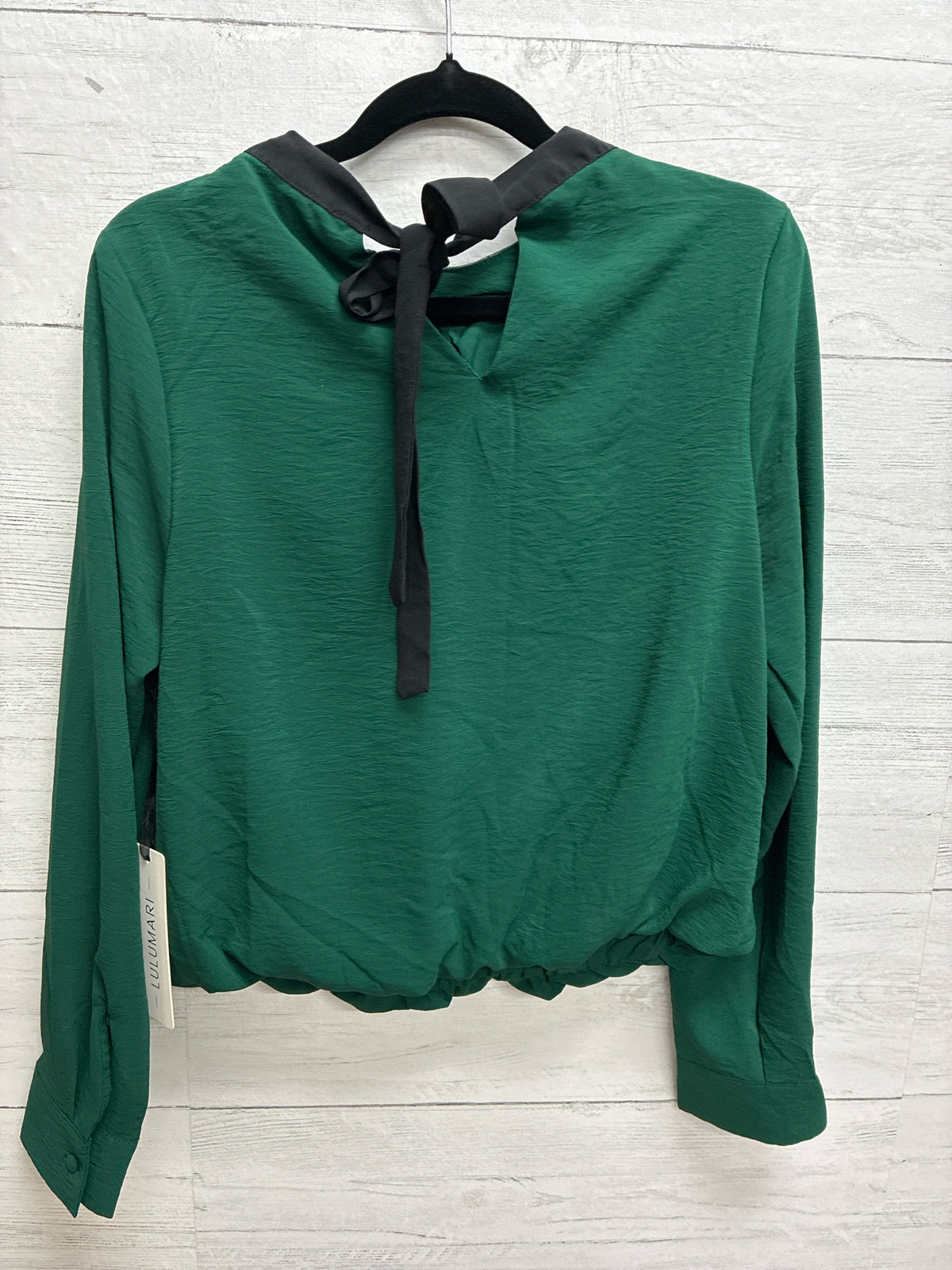 Size M Lulumari Green Womens Shirt