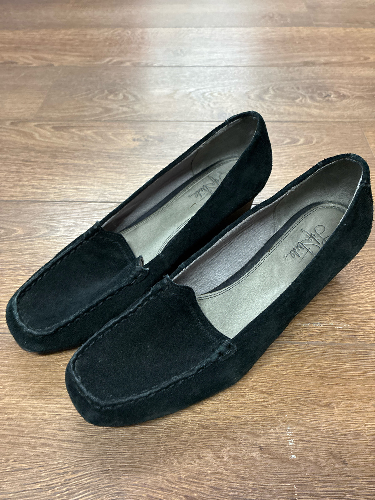 9 Lifestrides Black Womens Shoe