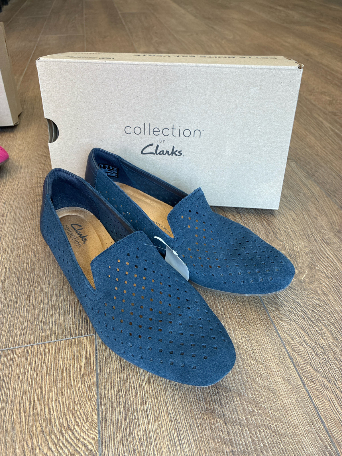 7.5 Clarks Navy Womens Shoe