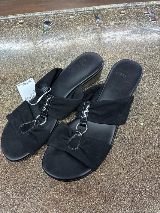 9 Mootsies Black Womens Sandal