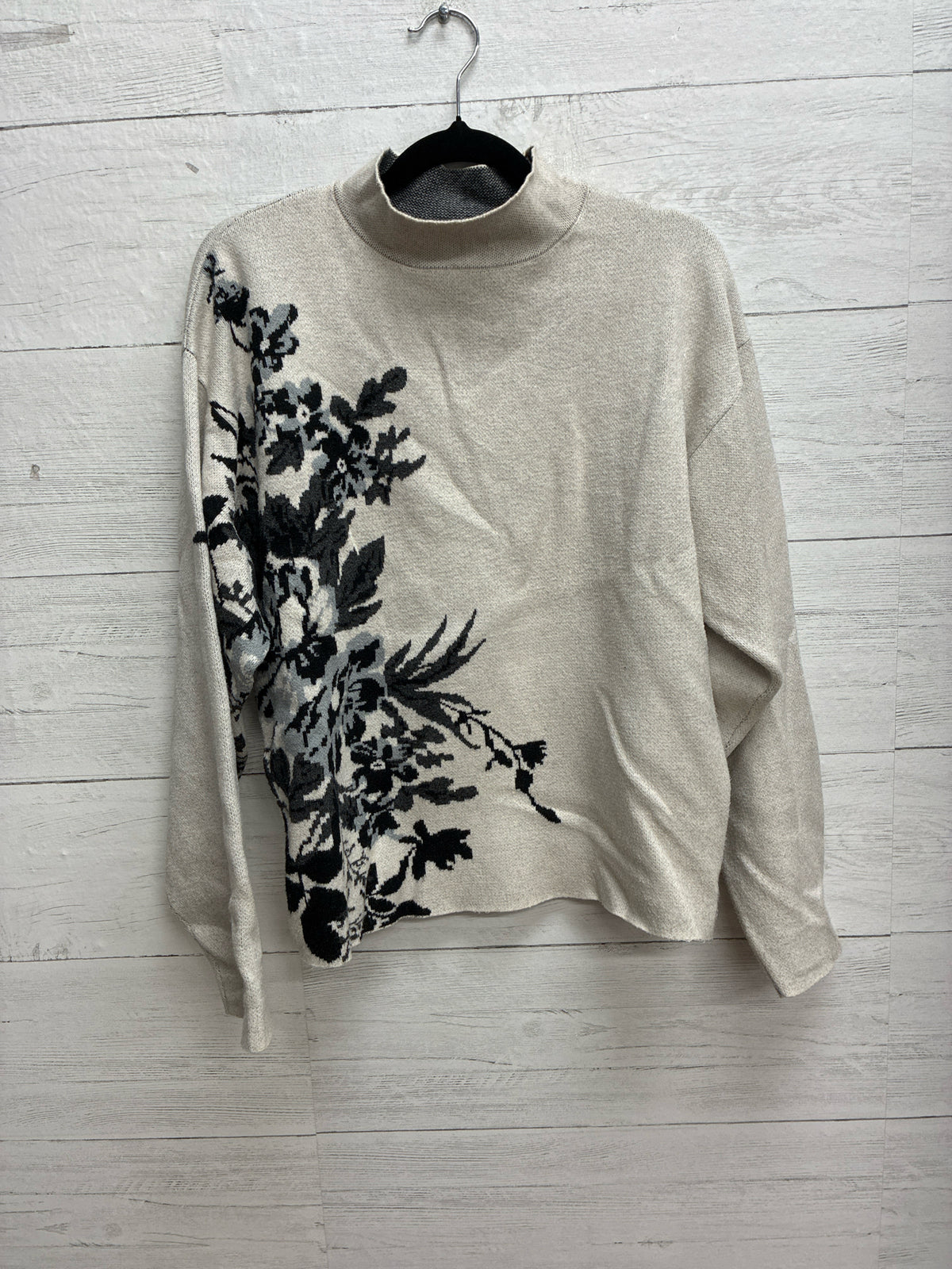 Size M Ophelia Tan Womens Sweater