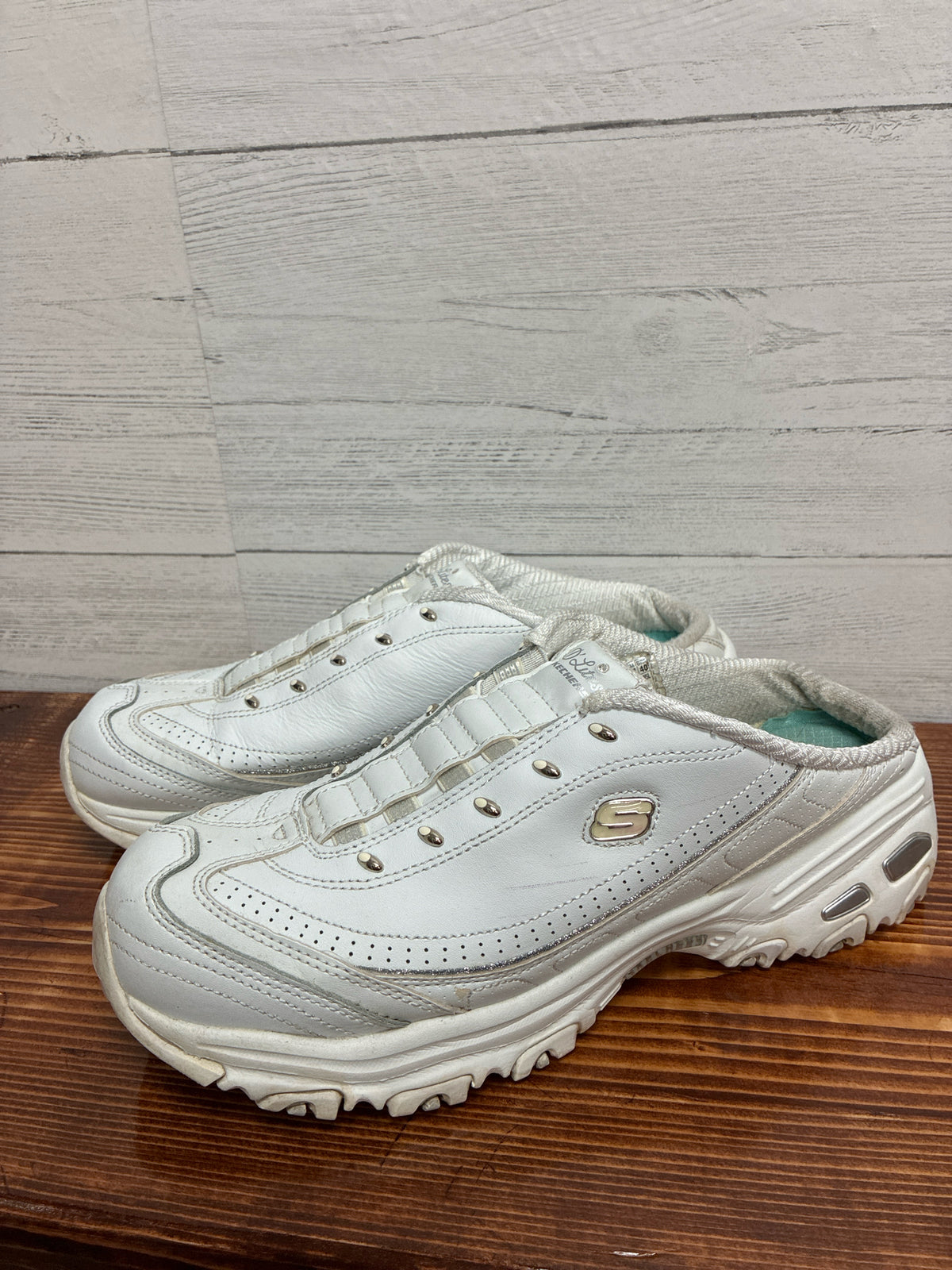 10 Skechers White Womens Shoe