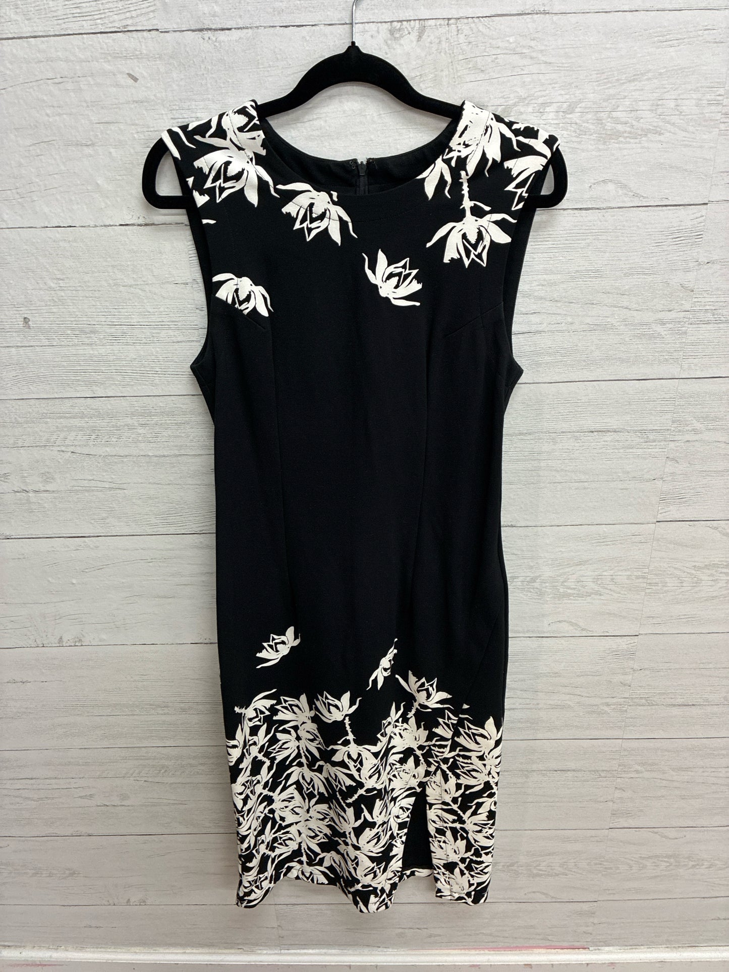 Size M YYIGAL Black/White Dress/Evening Wear