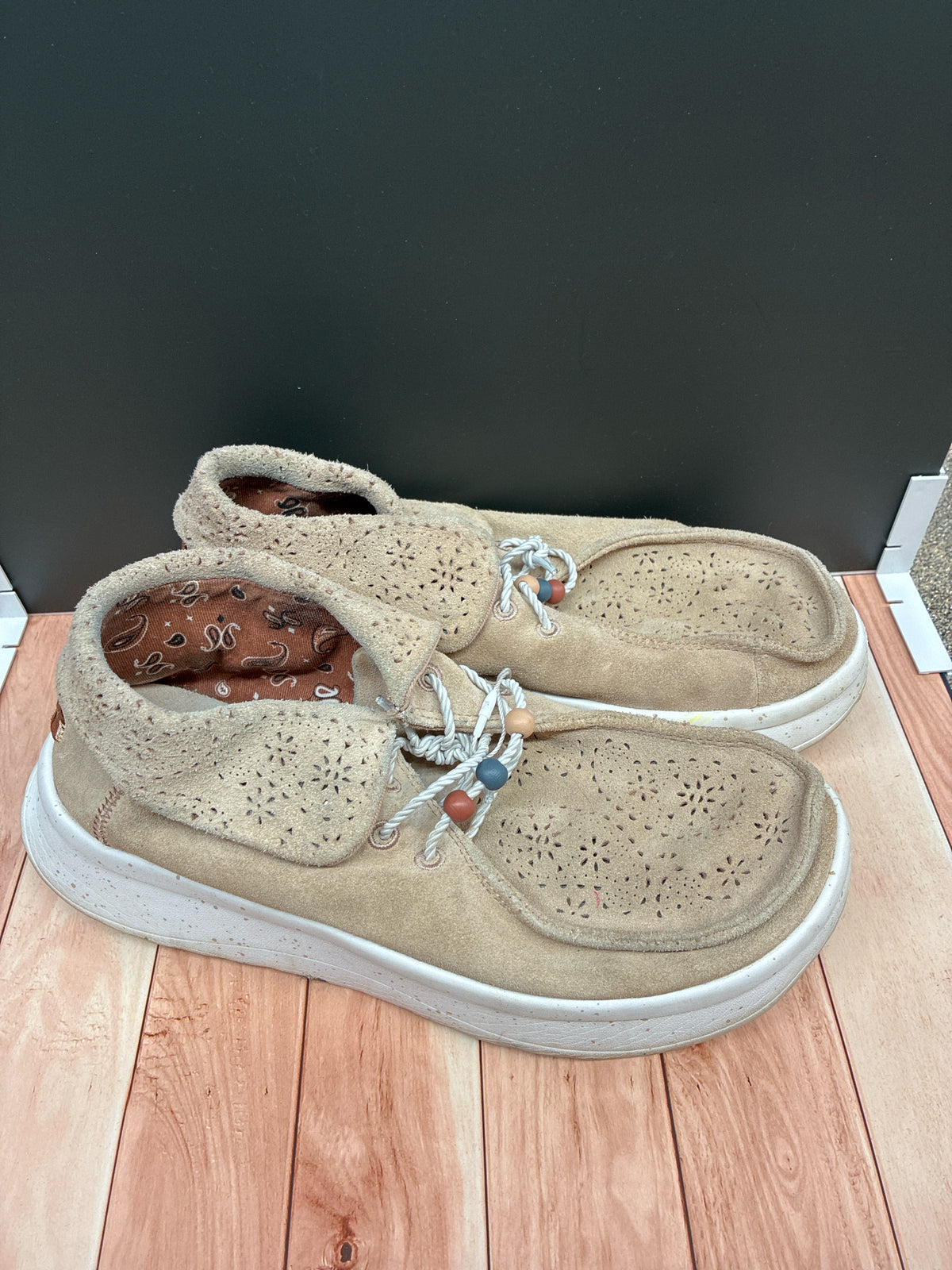 9 HEY DUDE Brown Womens Shoe
