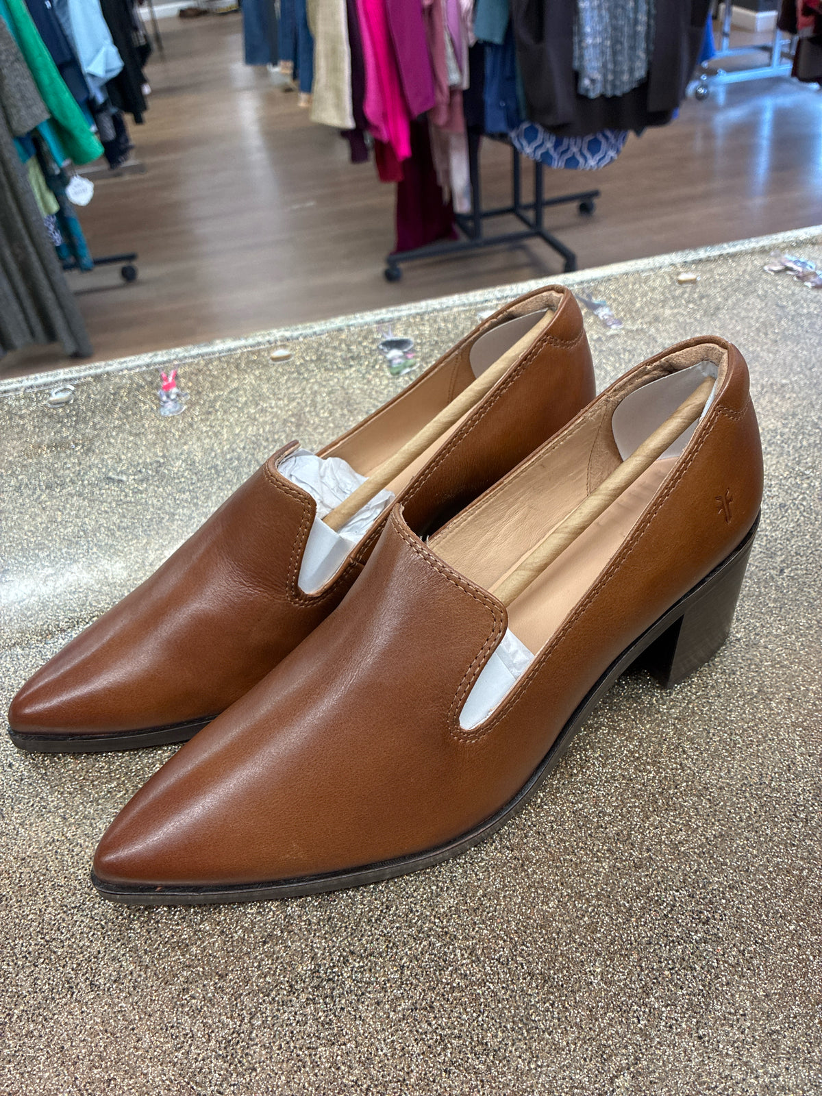 9 FRYE Womens Shoe
