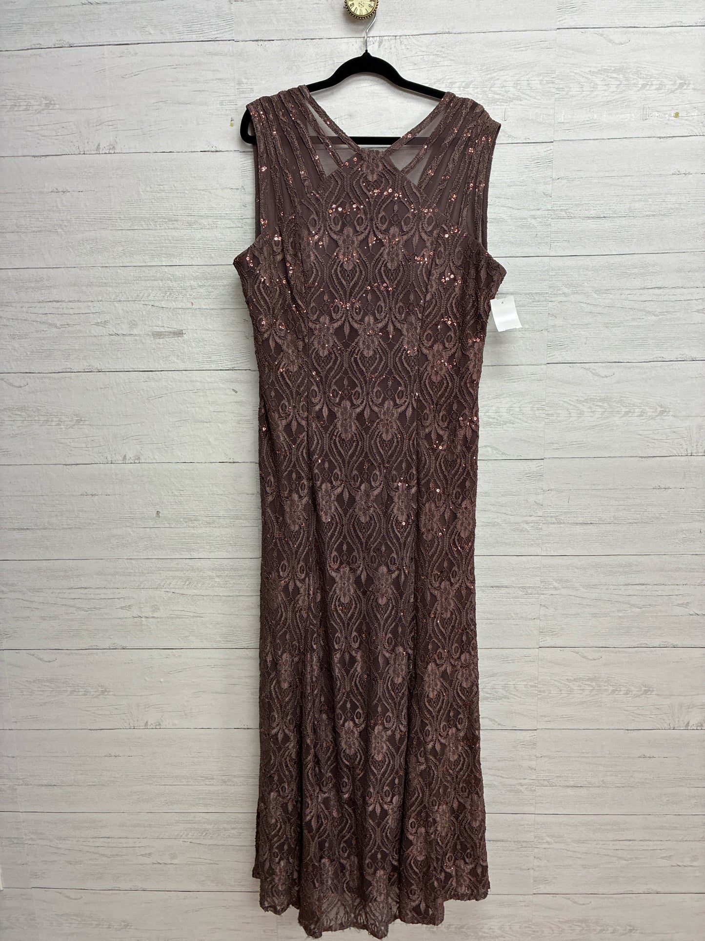 Size 16 R&M Richards Brown GOWN